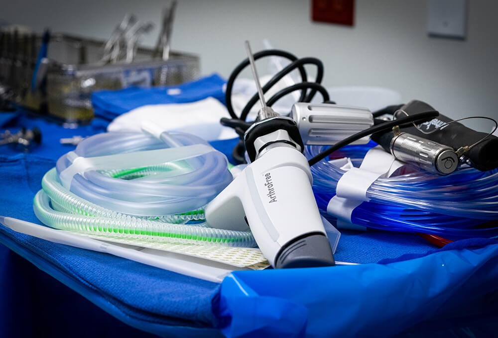 ArthroFree surgical device