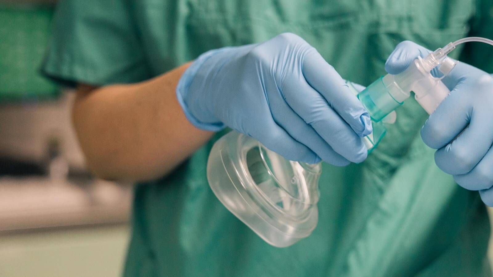 anesthesiologist with mask